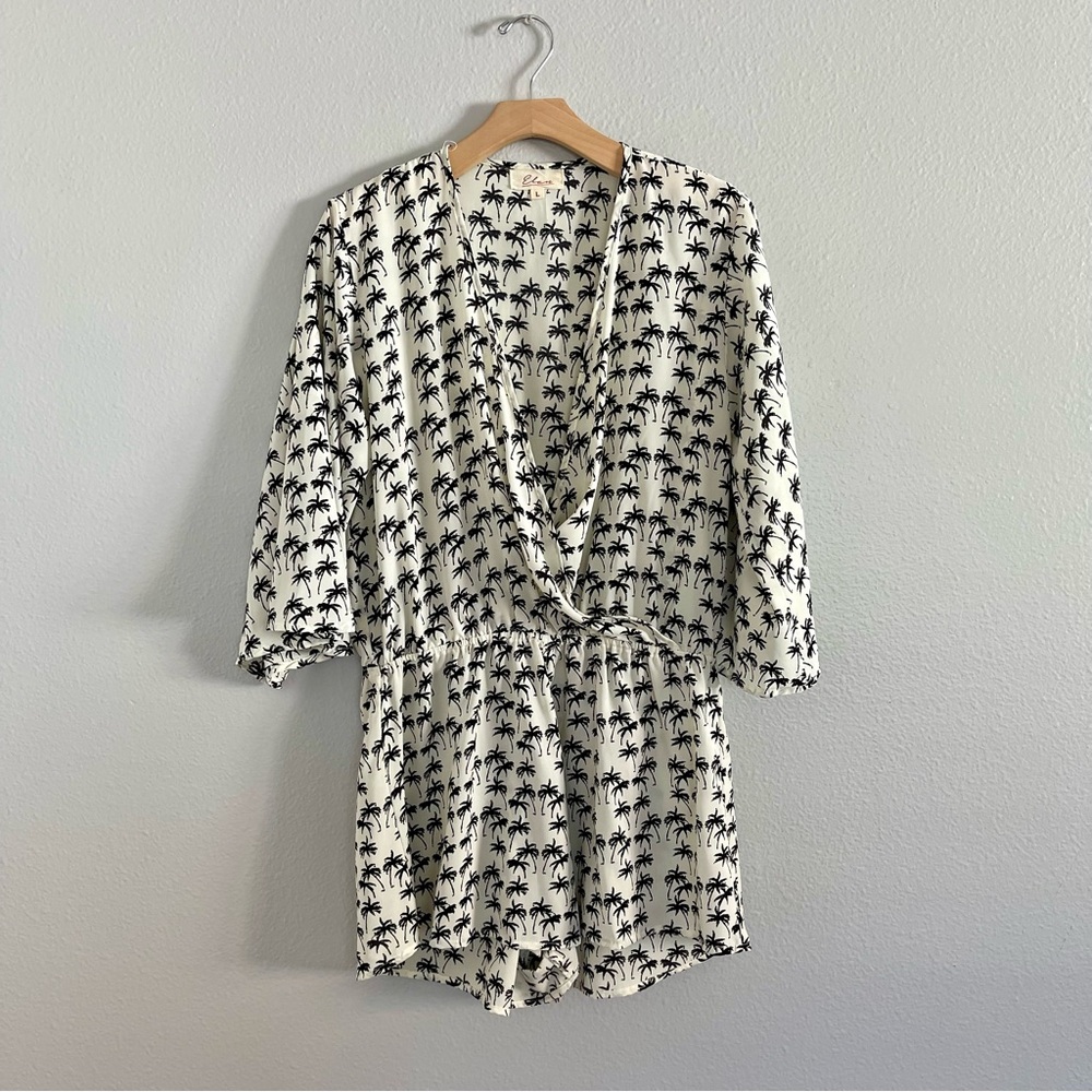 ELAN Monochrome Palm Print Romper